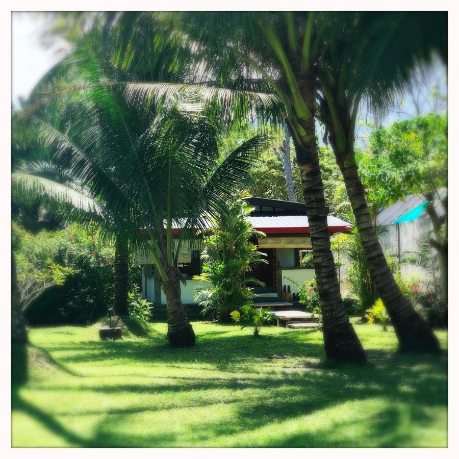 Somewhere Else Boutique Resort Mambajao Kültér fotó