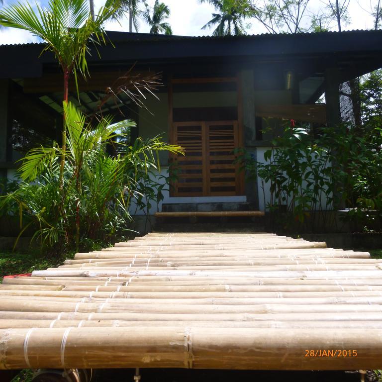 Somewhere Else Boutique Resort Mambajao Szoba fotó